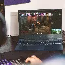22c1_roku_intel_performanceblue_lifestyle_19.webp